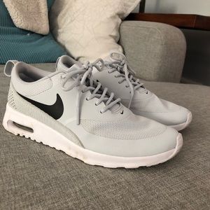 Nike Air Max Thea tennis shoes